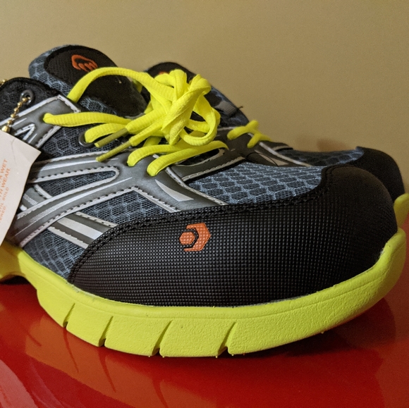 Wolverine Shock Resistant Steel Toe Shoes - Picture 4 of 8